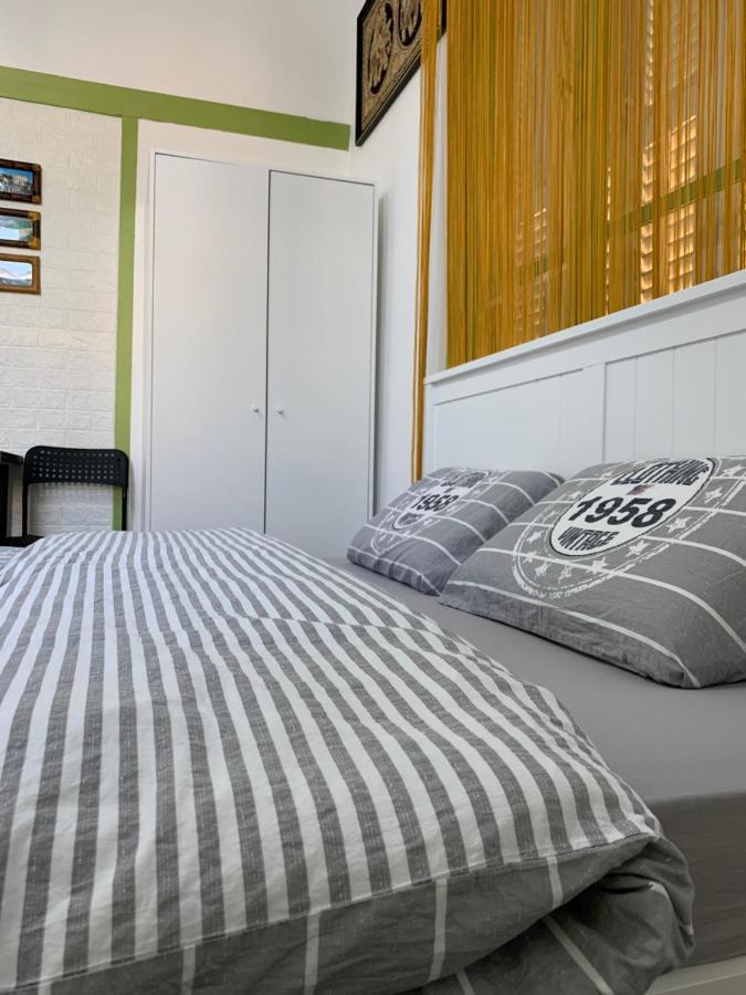 Guesthouse Comfy - Separate Rooms In The Apartment For A Relaxing Holiday ไฮฟา ภายนอก รูปภาพ