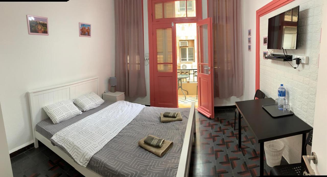 Guesthouse Comfy - Separate Rooms In The Apartment For A Relaxing Holiday ไฮฟา ภายนอก รูปภาพ
