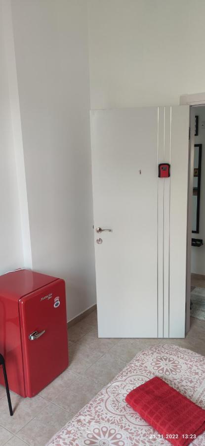Guesthouse Comfy - Separate Rooms In The Apartment For A Relaxing Holiday ไฮฟา ภายนอก รูปภาพ