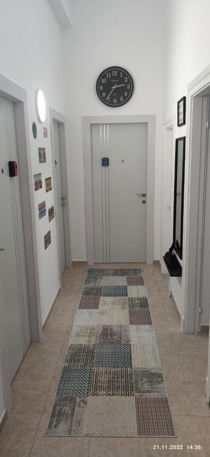 Guesthouse Comfy - Separate Rooms In The Apartment For A Relaxing Holiday ไฮฟา ภายนอก รูปภาพ