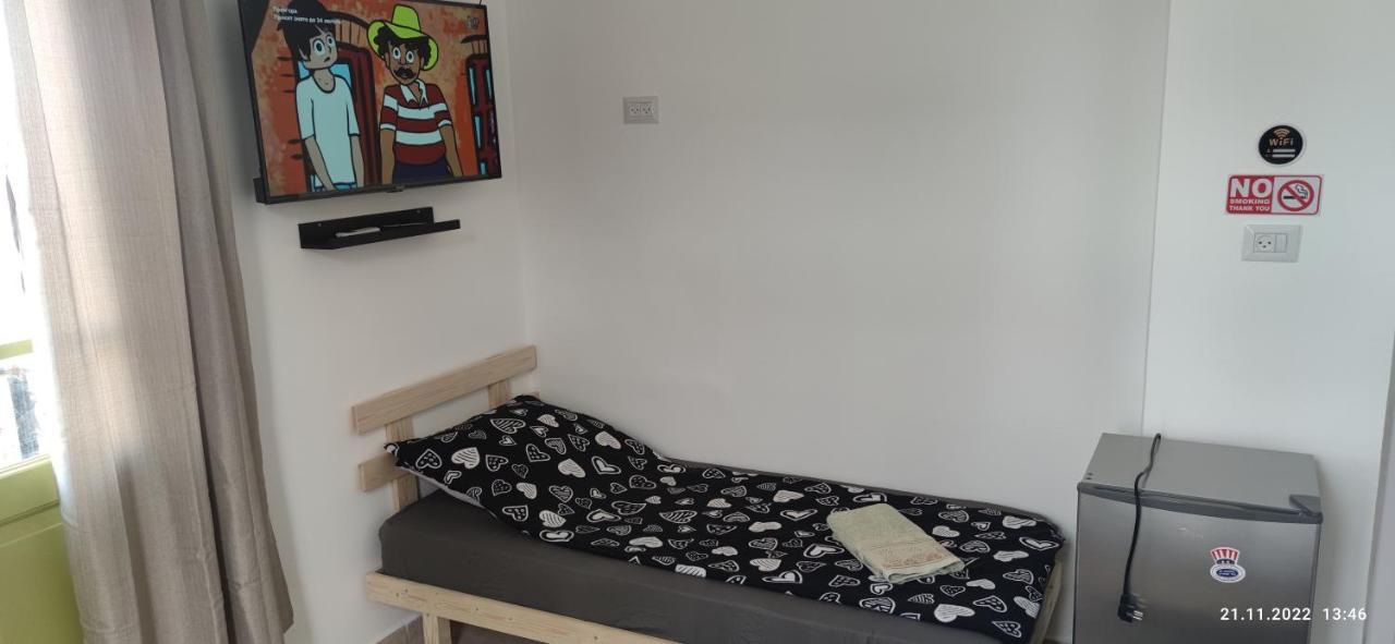 Guesthouse Comfy - Separate Rooms In The Apartment For A Relaxing Holiday ไฮฟา ภายนอก รูปภาพ