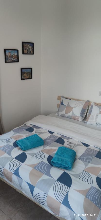 Guesthouse Comfy - Separate Rooms In The Apartment For A Relaxing Holiday ไฮฟา ภายนอก รูปภาพ