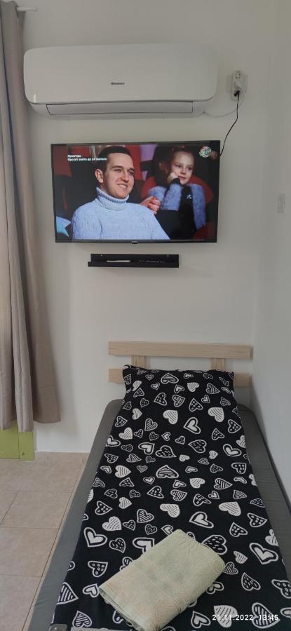Guesthouse Comfy - Separate Rooms In The Apartment For A Relaxing Holiday ไฮฟา ภายนอก รูปภาพ