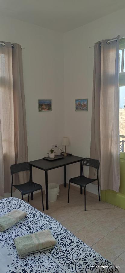Guesthouse Comfy - Separate Rooms In The Apartment For A Relaxing Holiday ไฮฟา ภายนอก รูปภาพ