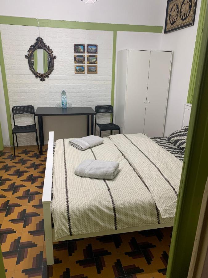 Guesthouse Comfy - Separate Rooms In The Apartment For A Relaxing Holiday ไฮฟา ภายนอก รูปภาพ
