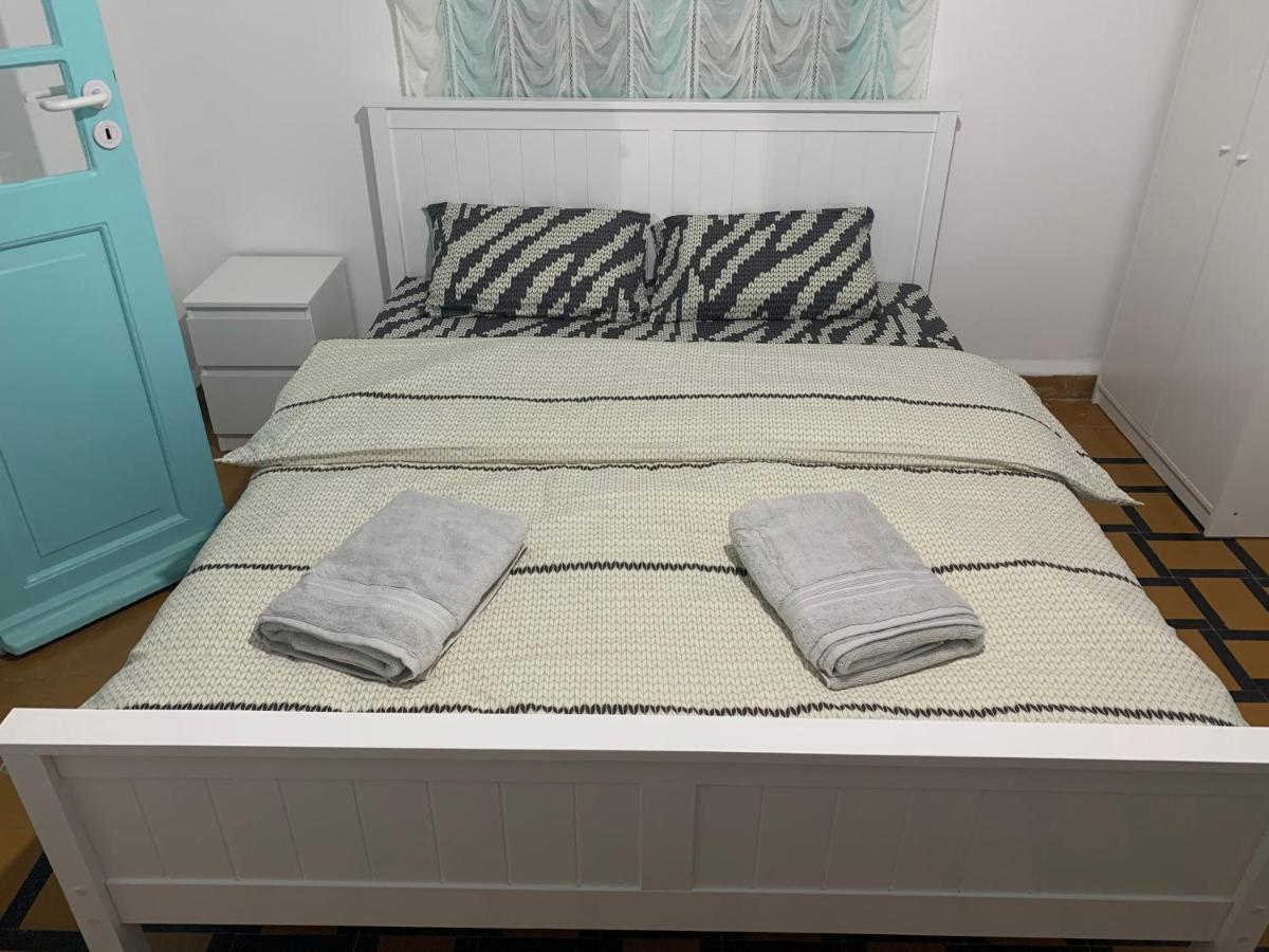 Guesthouse Comfy - Separate Rooms In The Apartment For A Relaxing Holiday ไฮฟา ภายนอก รูปภาพ