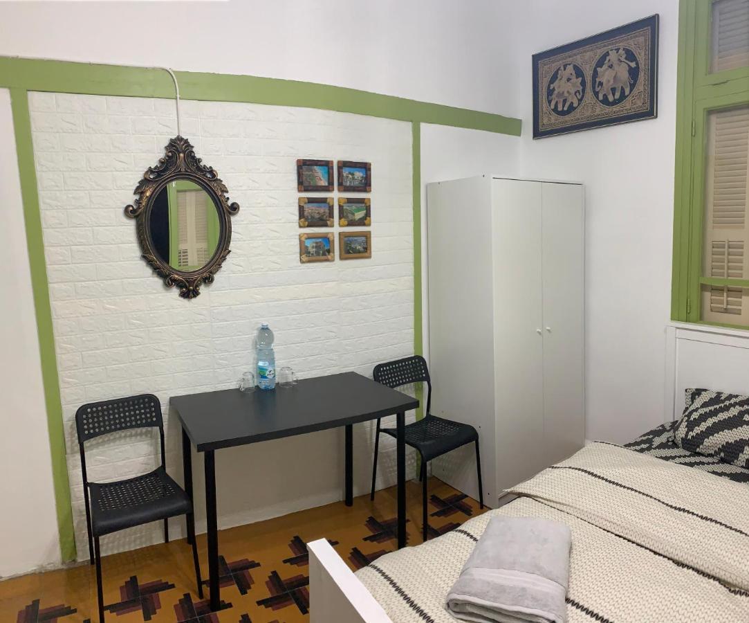 Guesthouse Comfy - Separate Rooms In The Apartment For A Relaxing Holiday ไฮฟา ภายนอก รูปภาพ