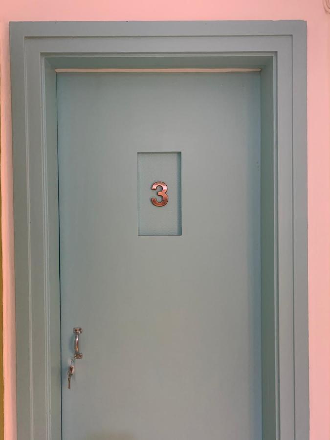 Guesthouse Comfy - Separate Rooms In The Apartment For A Relaxing Holiday ไฮฟา ภายนอก รูปภาพ